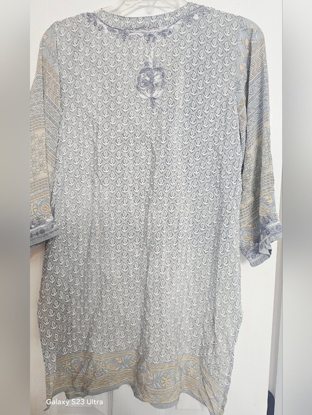 Amaya All Silk Light gray and yellow embroidery tunic with a relaxed fit. - Picture 6 of 11